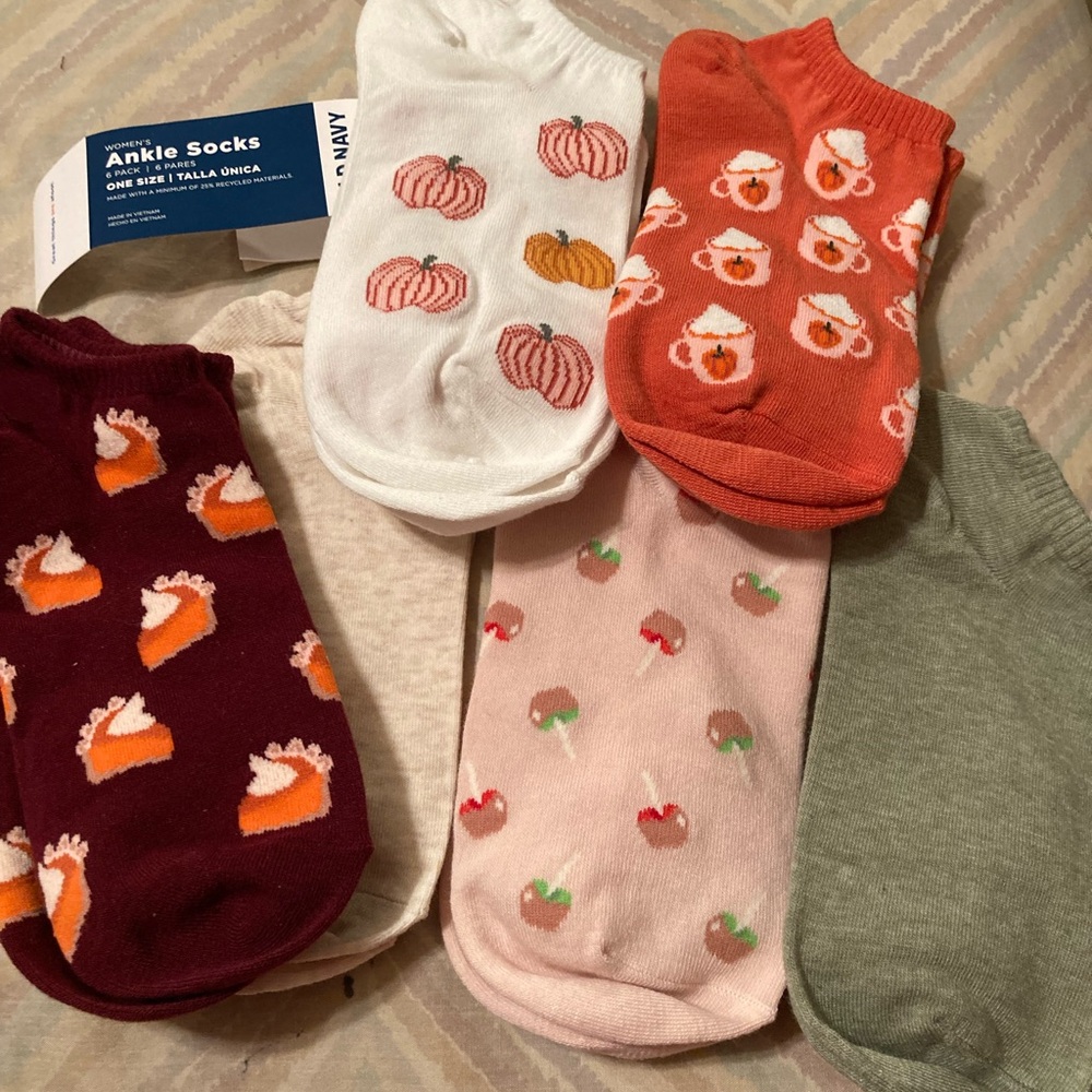 NWT 6pk ladies one size ankle socks